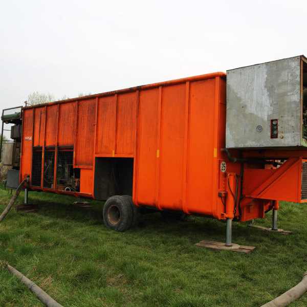 Güllecontainer bei der Gülleverschlauchung